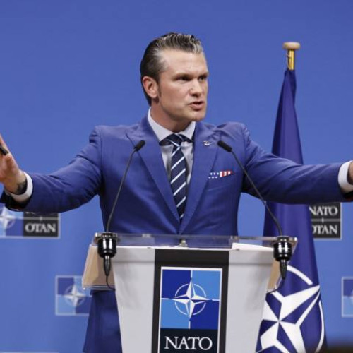 Avionul secretarului american al Apărării a aterizat neprogramat în Marea Britanie din cauza unei fisuri