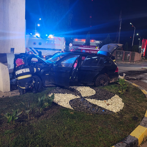 Doi bărbați răniți în accident rutier la ieșirea din municipiul Botoșani