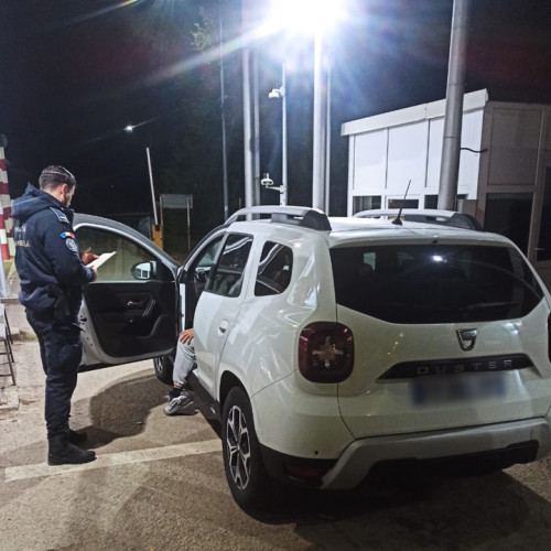 Bărbat reținut după ce a încercat să transporte o mașină furată din Franța