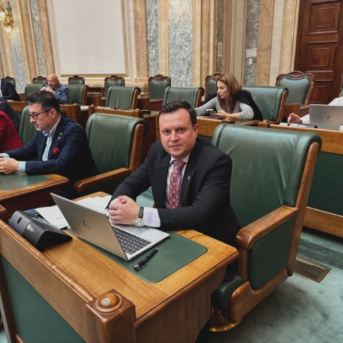 Senatorul AUR Cătălin Silegeanu cere modernizarea căilor ferate din Botoșani