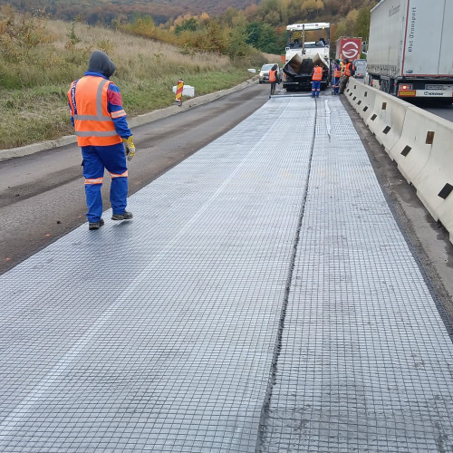 Lucrări de asfaltare pe DN1, între Vlădeni și Perșani, pentru ranforsarea drumului