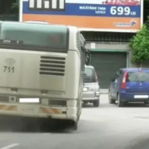 Semaforul de la intersecția Oașului – Fânețe provoacă ambuteiaje dimineața