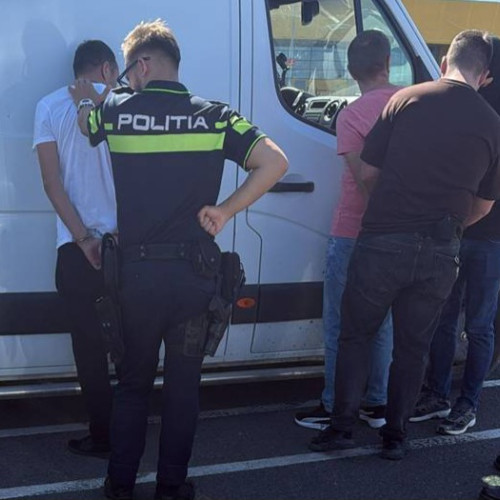 Doi bărbați urmăriti internațional prinși de polițiști la Botoșani