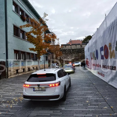 Mașinile aglomerează străzile pietonale Kogălniceanu și Universității din Cluj