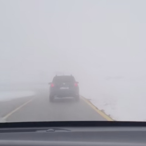 Circulația pe Transalpina este închisă între Obârșia Lotrului și Curpăt din cauza vremii