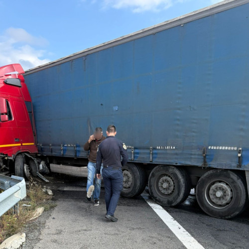 Jandarmii au intervenit prompt pentru a gestiona un accident rutier pe A2