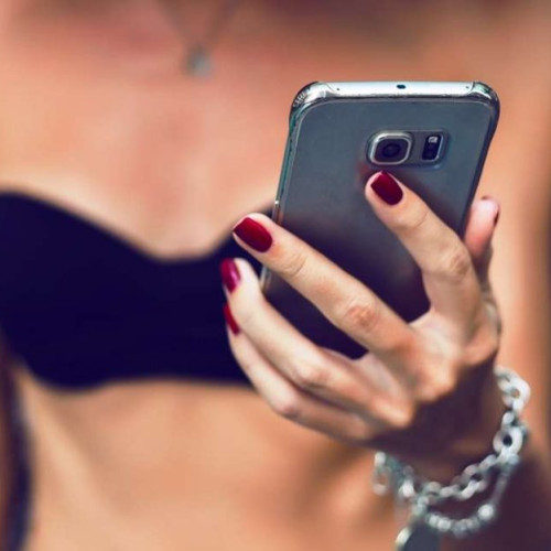 ChatGPT va oferi o versiune cu conținut erotic pentru utilizatorii adulți