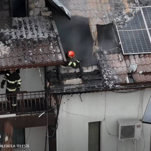 Incendiu puternic la acoperișul unei case din comuna Ludești stins de pompieri