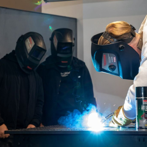 Universitatea Tehnică din Iași a inaugurat noul laborator modern de sudură WeLab3E