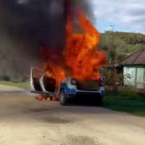 Autospecială a poliției din Sălaj distrusă de un incendiu în timpul unei intervenții