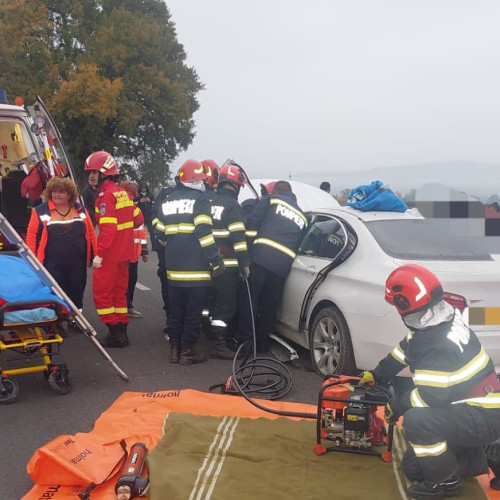 Accident rutier pe DN 67 în Corcova, pompierii intervin de urgență