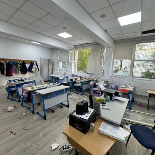 Evacuare la liceul din Sector 5 după explozia din Capitală