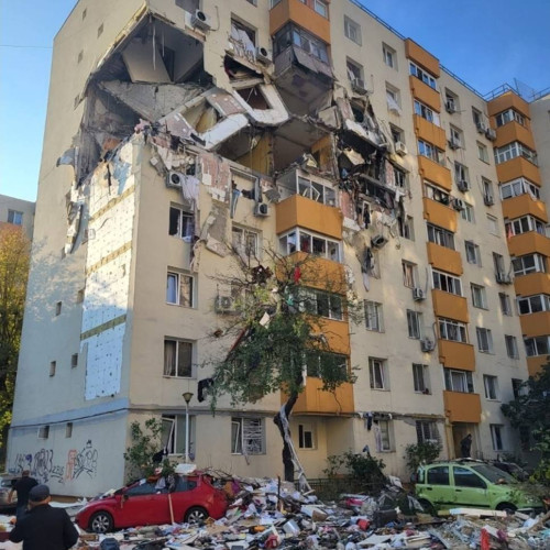 Explozie urmată de prăbușirea parțială a unui bloc în cartierul Rahova din București