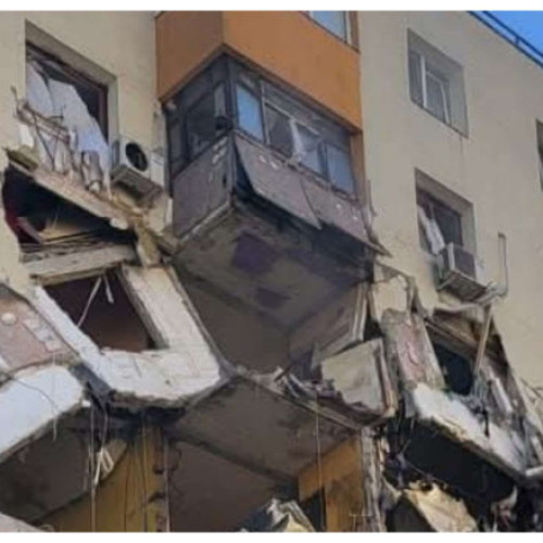 Bloc din sectorul 5 cu risc de colaps după explozia puternică, accesul interzis
