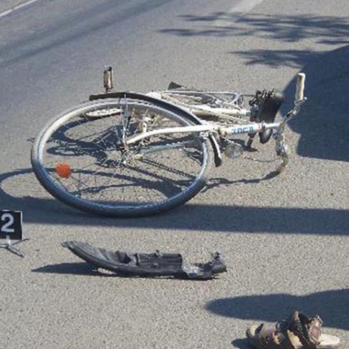 Bărbat decedat după ce a fost lovit pe bicicletă de o șoferiță pe DC 5, Moșneni