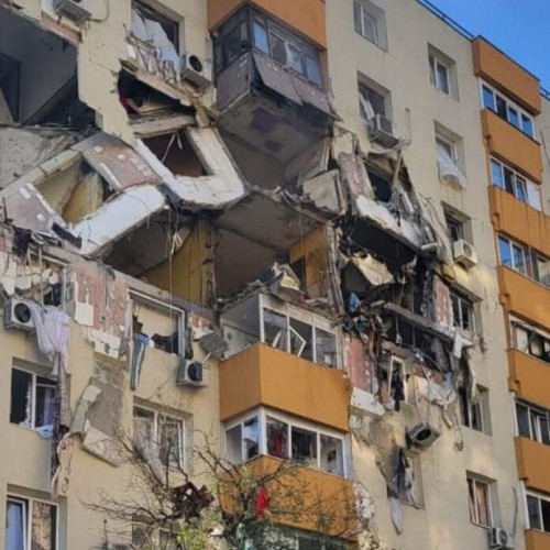 Accesul interzis în blocul afectat de explozie din Sector 5 până la înlăturarea pericolului