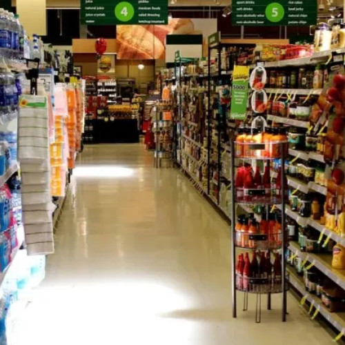 Carrefour Cluj-Napoca retrage un sortiment de fasole cu cârnați din magazine