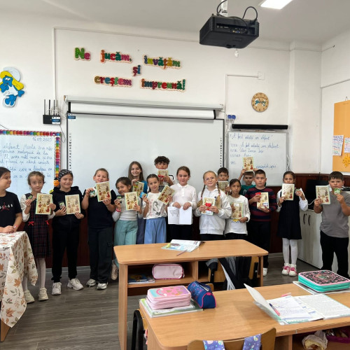 Elevă umilită de învățătoare în fața clasei la o școală din Botoșani