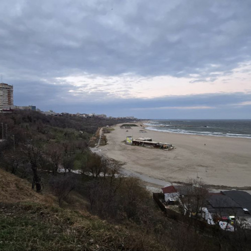 Tribunalul Constanța obligă un dezvoltator să restituie statului taluzul de la Plaja Modern