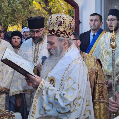 Mitropolitul Teofan participă la sfințirea unei biserici în județul Botoșani