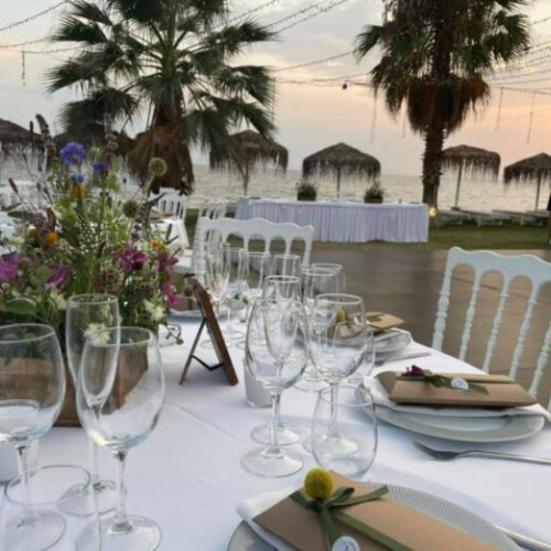 O nuntă pe plajă în Halkidiki, combinația ideală între ceremonie și lună de miere