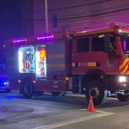 Accident în Alba Iulia: mașină lovit un stâlp și o țeavă de gaz pe b-dul Încoronării