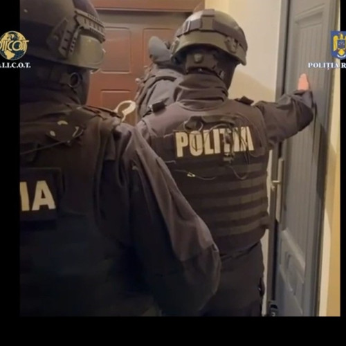 Inculpat pentru exploatare sexuală a două minore, contestă mandatul de arestare