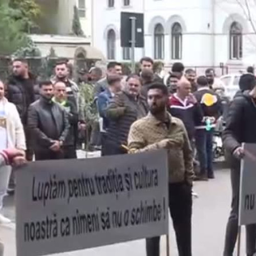 Comunitatea romă din Târgu Jiu protestează față de interzicerea căsătoriilor între minori