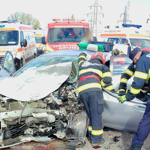 Patru persoane rănite după un accident cu patru mașini la Slobozia