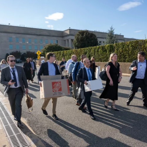 Jurnaliștii părăsesc Pentagonul în semn de protest față de noile restricții impuse