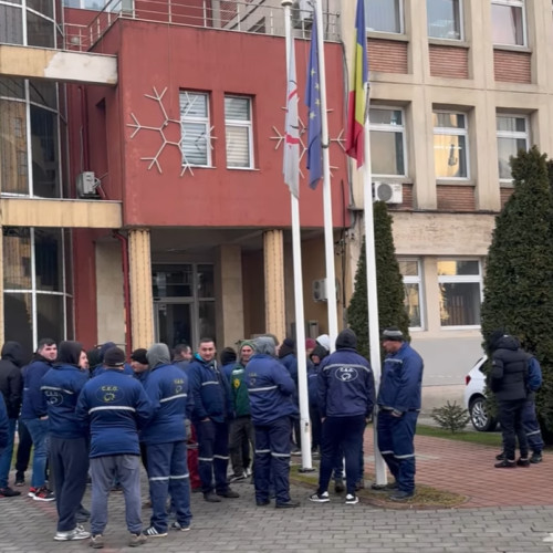 Sindicatele cer protecție pentru angajații disponibilizați de la Complexul Energetic Oltenia