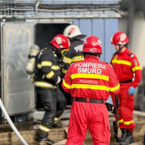 Incendiu la un uscător de cereale din Botoșani, intervenție dificilă pentru pompieri