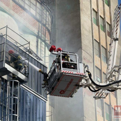 Incendiu la un uscător de cereale din Botoșani: intervenție dificilă a pompierilor