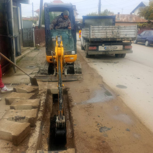 Acțiune de curățare a șanțurilor rigolă în comuna Băleni