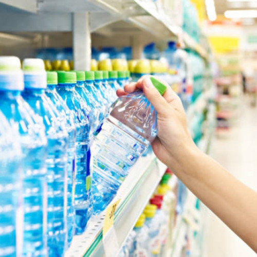 Guvernul ajustează prețul apei minerale naturale la sursă cu rata inflației