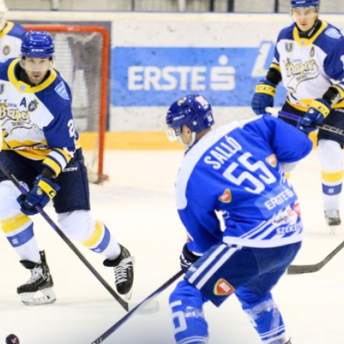 Corona Brașov urcă pe primul loc în campionat după un nou succes