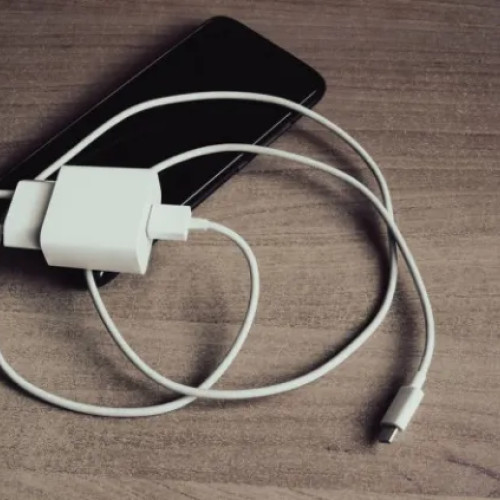 Toate încărcătoarele din UE vor avea port USB-C pentru a reduce deșeurile electronice