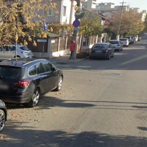 Clujean reclamă parcările ilegale la colțul străzii Heltai Gáspár