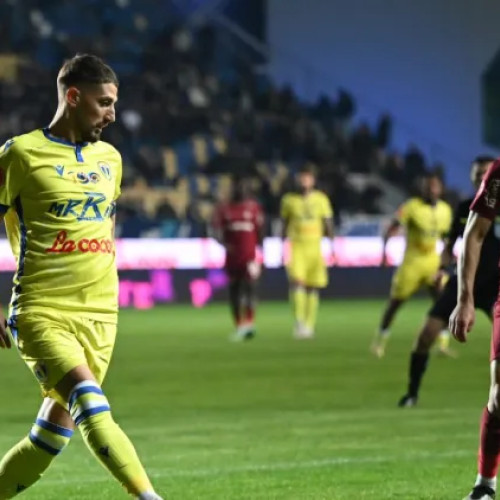 Petrolul Ploiești și CFR Cluj se întâlnesc în SuperLigă după aproape un deceniu fără înfrângeri ale ardelenilor