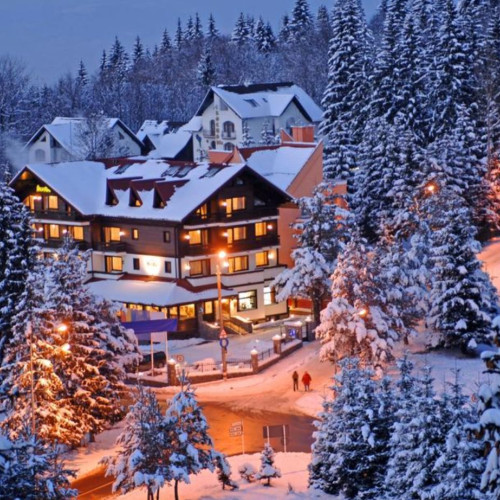 Sărbătorile de Crăciun și Revelion în România pot costa peste 3.000 euro pe sejur