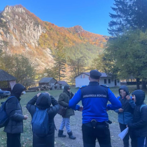 Jandarmii montani din Lepșa au desfășurat o acțiune de prevenire cu elevi din Focșani