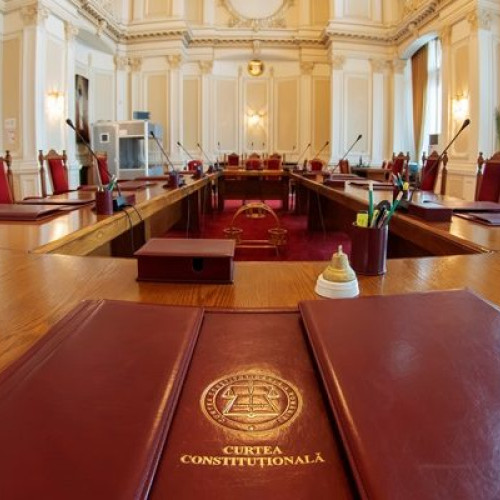 CCR a admis sesizarea Înaltei Curți privind modificările la pensiile de serviciu