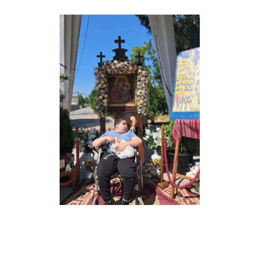 Băiat cu dizabilități are nevoie urgentă de sprijin pentru recuperare