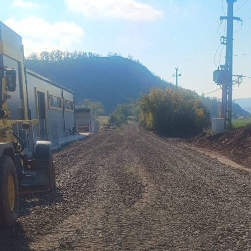 Se reabilitează drumul de acces spre zona „Sub Vii” din Sebeș