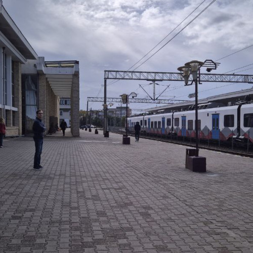 CFR suspendă mai multe trenuri din cauza restanțelor la plata tarifului de utilizare a infrastructurii