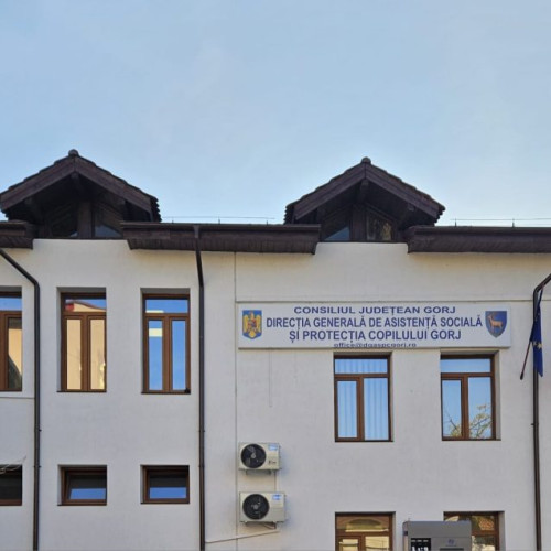 Protest al angajaţilor din asistenţa socială în faţa Ministerului Muncii