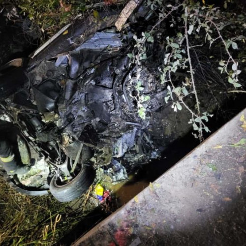 Accident grav la Viile Apei: un tânăr decedat după impactul cu un cap de pod