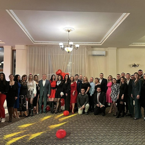 Social-democrații sătmăreni sărbătoresc Dragobetele alături de colegele de partid într-un restaurant elegant