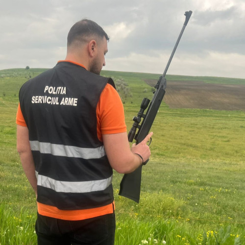 Acțiune de control a polițiștilor asupra deținătorilor de arme din Hlipiceni