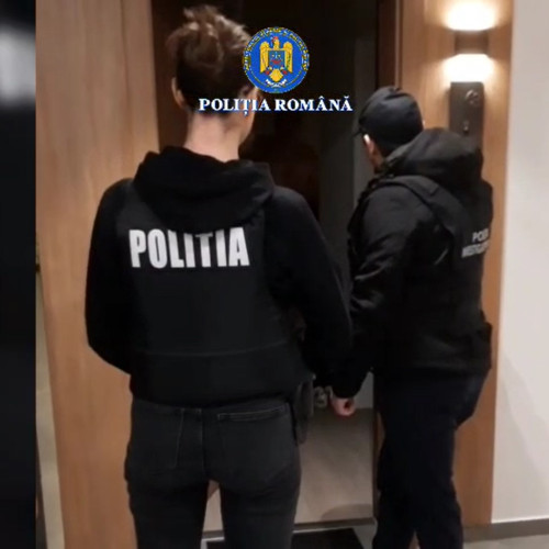 17 percheziții efectuate în trei județe pentru investigarea contrabandei cu bijuterii